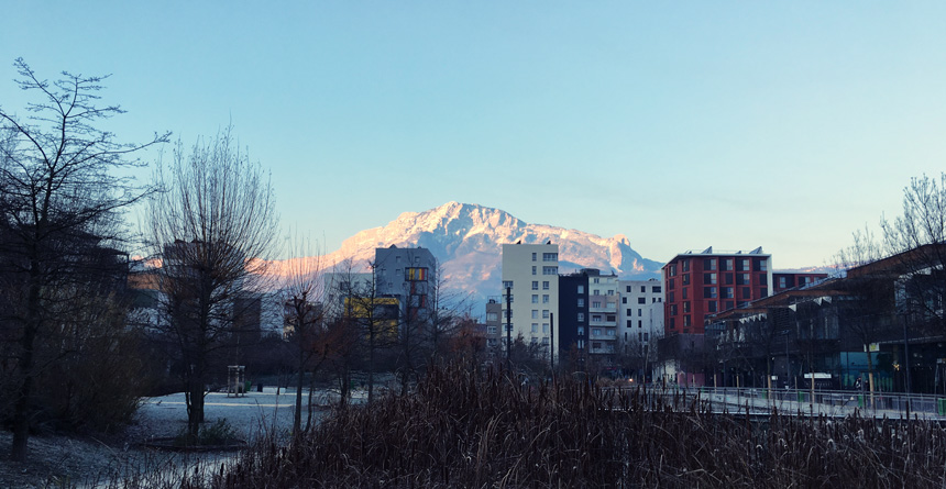 le vercors vu de la caserne de Bonne à Grenoble