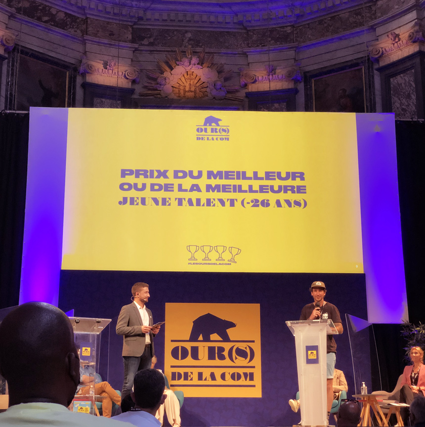 Scène des trophées des ours de la com, avec Julien Durant de Picture